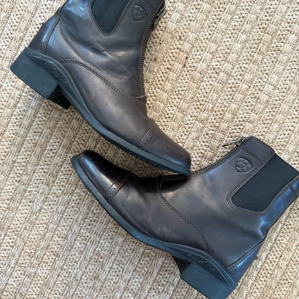 ARIAT HERITAGE BREEZE PADDOCK ENGLISH RIDING BOOTS - ROUND TOE size 8B (narrow) - Picture 5 of 13